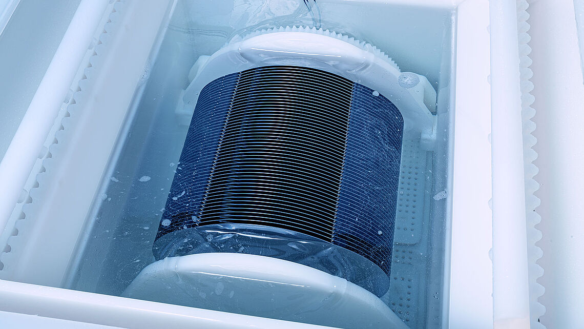 Ce este curățarea plăcilor de semiconductor?